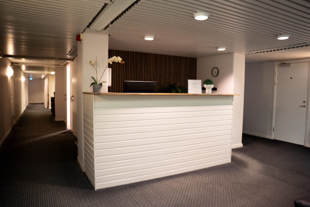 Receptionen på Hotell City – Personlig service i Härnösand